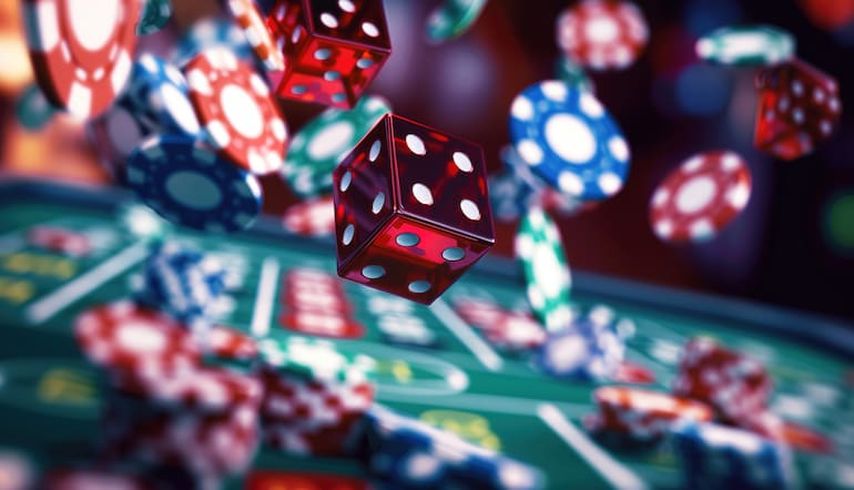 jetoner og terninger på casino