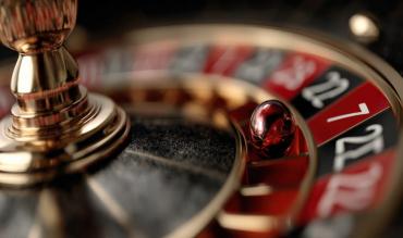 Lykketal og nytårs-overtro: Sådan giver du dine nytårsbets et festligt twist